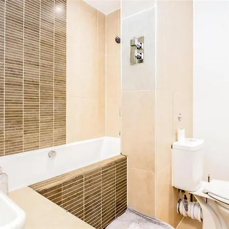 Appartement Lovely 1-bedroom Flat In Center