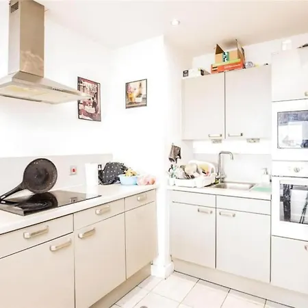 Lovely 1-bedroom Flat In Center