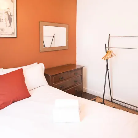 펜션 Pass The Keys Quirky 3 Bed Close To Old Trafford *
