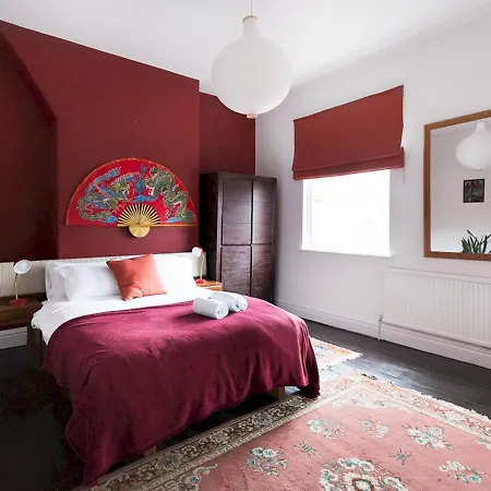 펜션 Pass The Keys Quirky 3 Bed Close To Old Trafford
