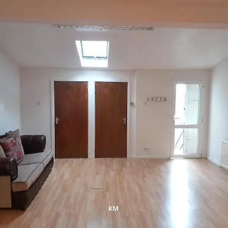 1 Bedroom Private Flat - Liverpool Road, Eccles 公寓 *