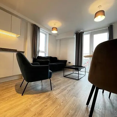 Lovely 1bed Apartment, Salford.