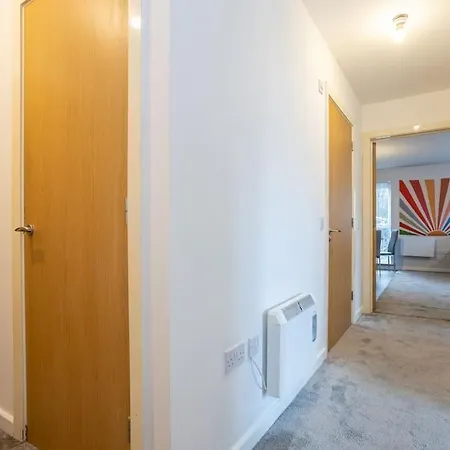 M5 Ordsall - Spacious 2 Bedroom City 아파트