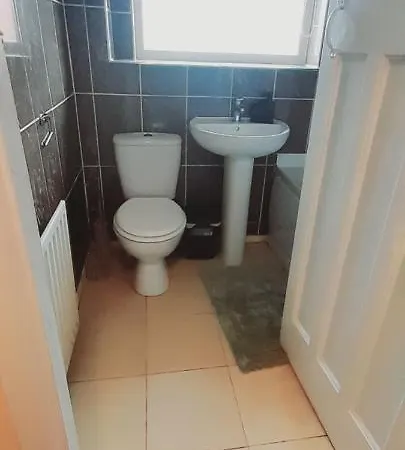 Ferienhaus Entire 2 Bedroom House - *