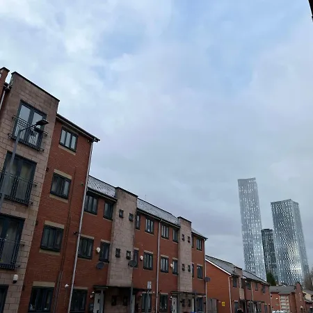 Apartment Entire House With Parking *