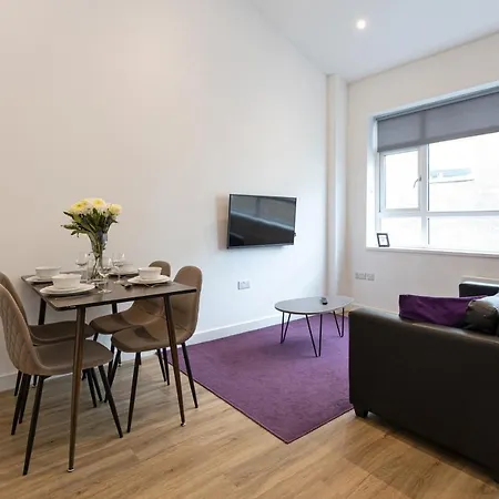 Pillo Serviced - Arena *