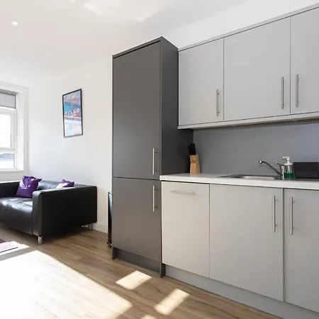 Pillo Serviced - Arena *