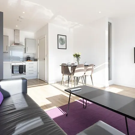 Pillo Serviced - Arena