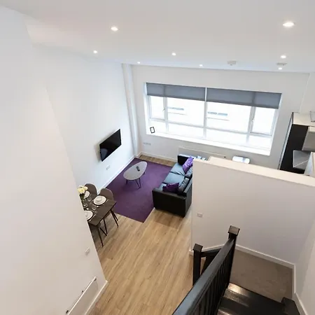 Pillo Serviced - Arena *