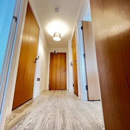Lovely 1bed Apartment, Salford. *