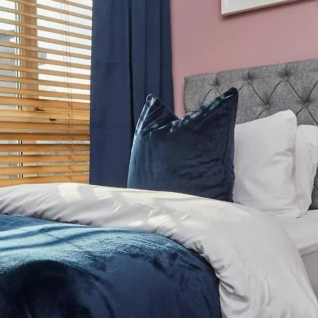 Stunning 3br Eco House Nr Etihad Wparking By Purestay בית נופש