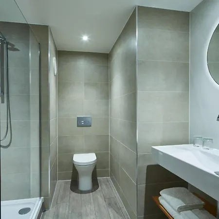 Marriott Victoria & 4* Mánchester