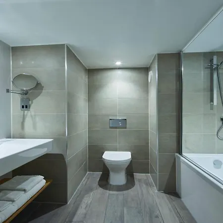 Marriott Victoria & Manchester