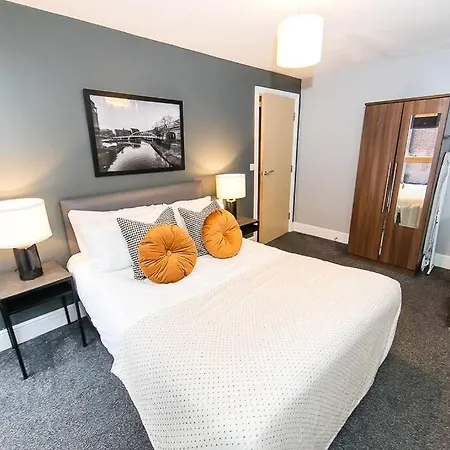 Apartment 2 Bedroom Sleeps 6 Centre *