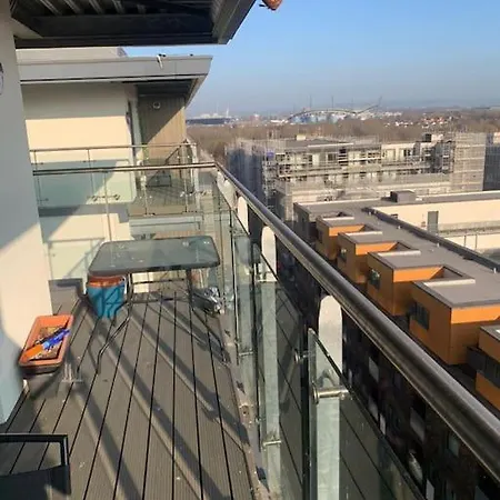 Centre Duplex 2 Bed Double Balcony Apt * Manchester