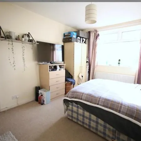 Ferienhaus 4 Bed Parkville House Manchester