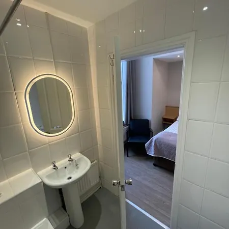 The Westlynne & Hotell 3*