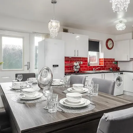 Spacious 5br - Coop Live & Etihad - Pool Table Manchester