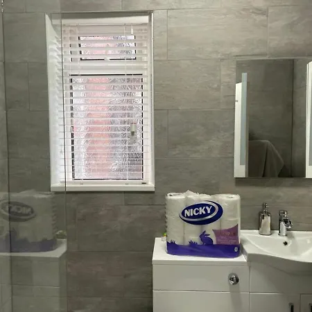 Holiday home Great House 10mins To Centre Manchester