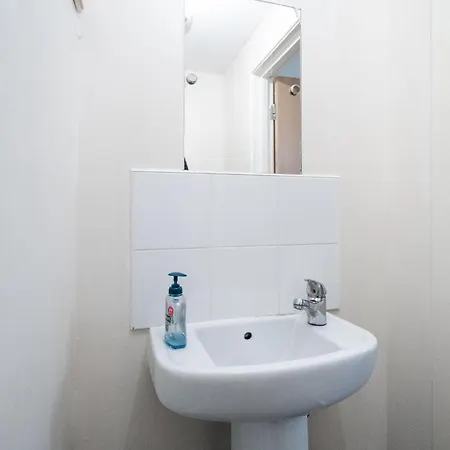 Spacious 5br - Coop Live & Etihad - Pool Table Holiday home Manchester