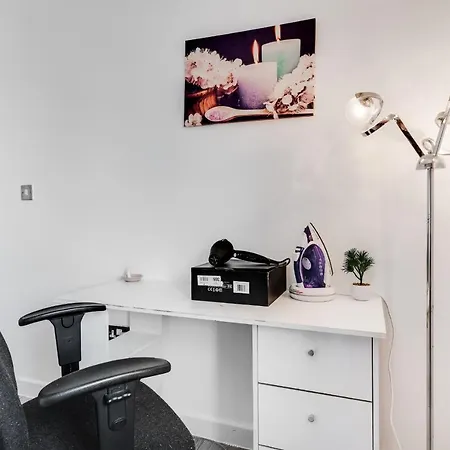 Spacious 5br - Coop Live & Etihad - Pool Table Manchester