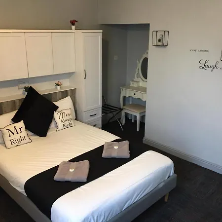 Queens Affittacamere 3*