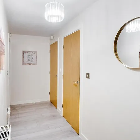 Spacious 5br - Coop Live & Etihad - Pool Table *