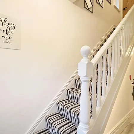 Lindsay House - South Stylish Townhouse With Free Parking * Mánchester