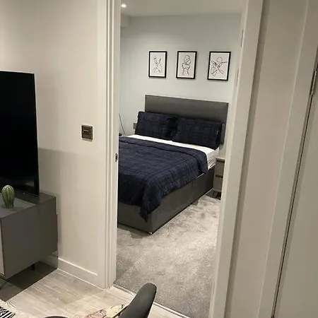 1 Bedroom Flat In *