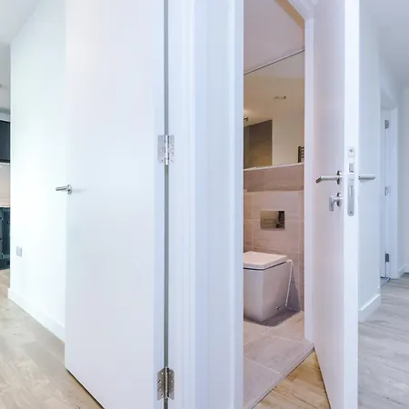 Weekly And Monthly Bookings At Zinnia Unit - Telly Homes Limited- New One Bed Apartment, Old Trafford Manchester