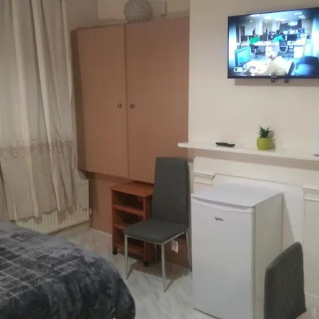 Guest house Spacious Near Centre