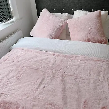 홈스테이 Modern Double Bedroom With Attached Bath