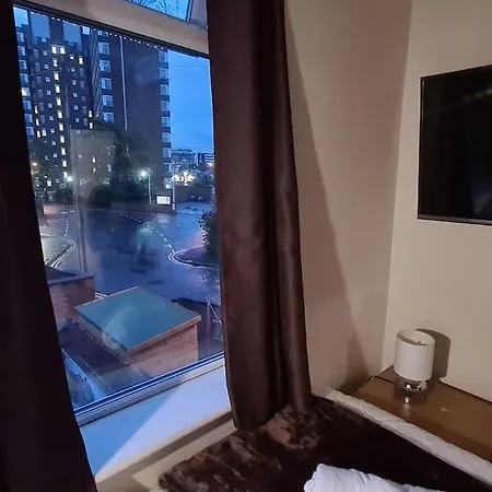 Cheerful 3-bedroom In Stretford * Manchester