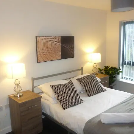 2 Bed Flat Near Deansgate Manchester