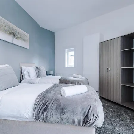 Holiday home 3 Bed House Close To Etihad Stadium - Free Parking Manchester