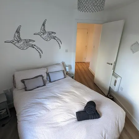 Stylish Modern Spacious Very Central 2 Bed 2 Bath * Manchester