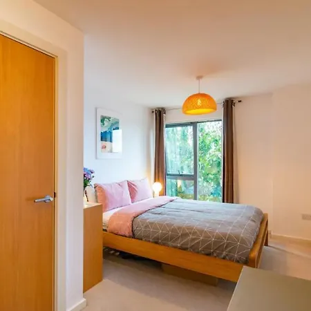 Lägenhet 2 Bedroom Modern Flat In - Free Parking Manchester