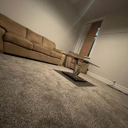 アパート The Hive Manchester, Sleeps 18 People, Free Wifi,parking Contractors And Office Parties, 10 Min マンチェスター