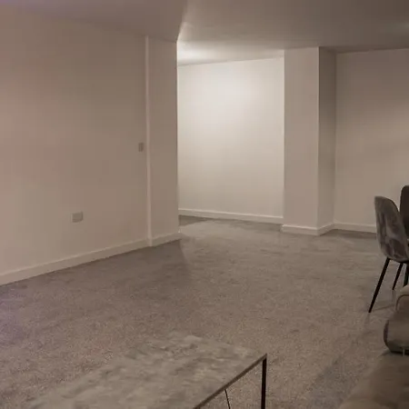 A Spacious 2 Bed With A River And Cascade View, Imaya Nights, M3 Apartament *