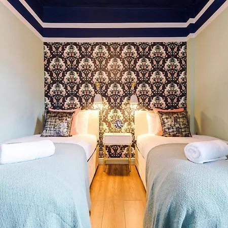 Spacious And Modern 5 Bedroom House Manchester