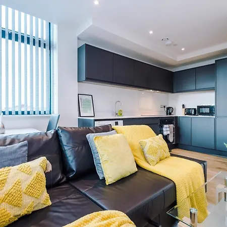 Weekly And Monthly Bookings At Zinnia Unit - Telly Homes Limited- New One Bed Apartment, Old Trafford דירה מנצ'סטר