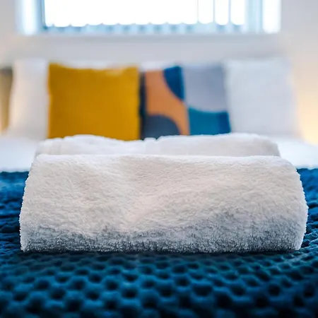 Weekly And Monthly Bookings At Zinnia Unit - Telly Homes Limited- New One Bed Apartment, Old Trafford Lägenhet *