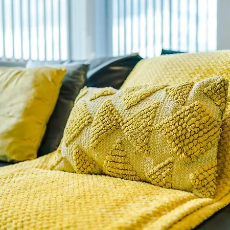 Weekly And Monthly Bookings At Zinnia Unit - Telly Homes Limited- New One Bed Apartment, Old Trafford マンチェスター