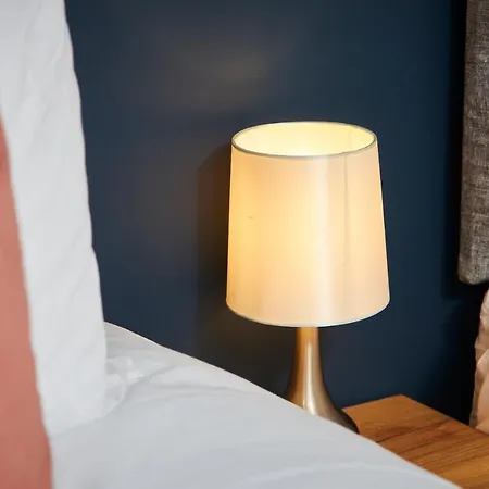 펜션 Fabulous 5 Bed House W Parking