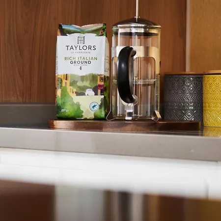 Fabulous 5 Bed House W Parking Holiday home Manchester