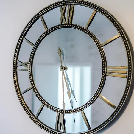 Spacious 4 Bed With Parking Vakantiehuis Manchester