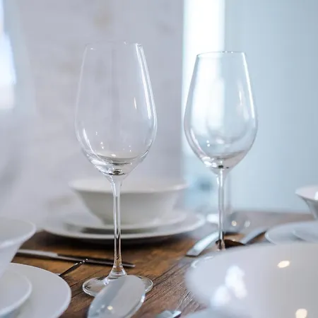 Σπίτι διακοπών Spacious 4 Bed With Parking Μάντσεστερ