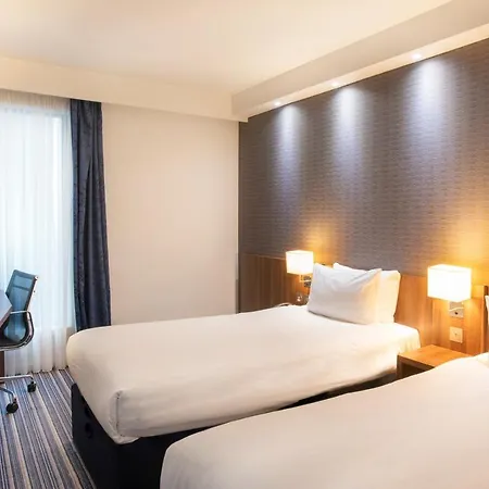 Hotel Express Centre Arena By Ihg 3*