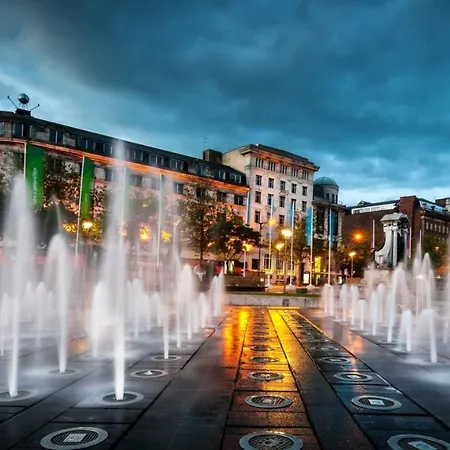 Modern 2 Bed & 2 Bath City Centre