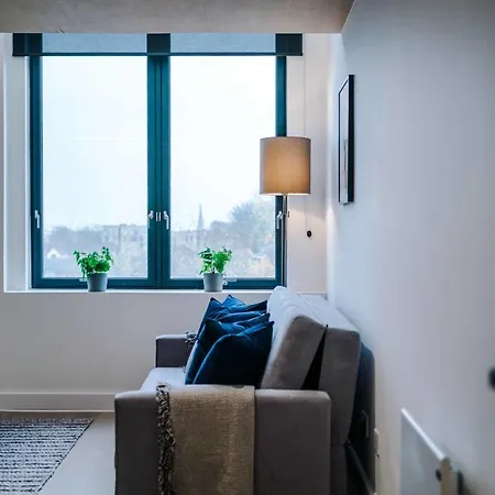 Sky Gardens - Contemporary Duplex *